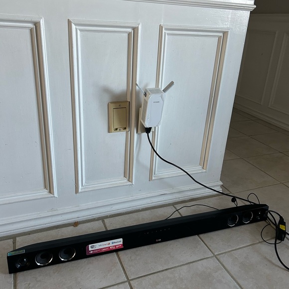 Lg Smart Sound Bar - Picture 3 of 3